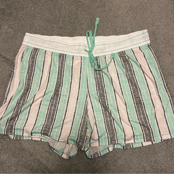 Green Sleeveless Pajama shorts set - Picture 2 of 8